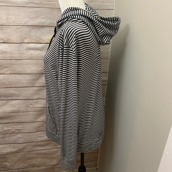 OLD NAVY | Striped Pull Over Hoodie - Picture 3 of 8